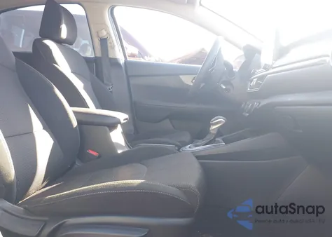 2019 Kia Forte Lxs z USA, uszkodzony, nr VIN 3KPF24AD9KE076713